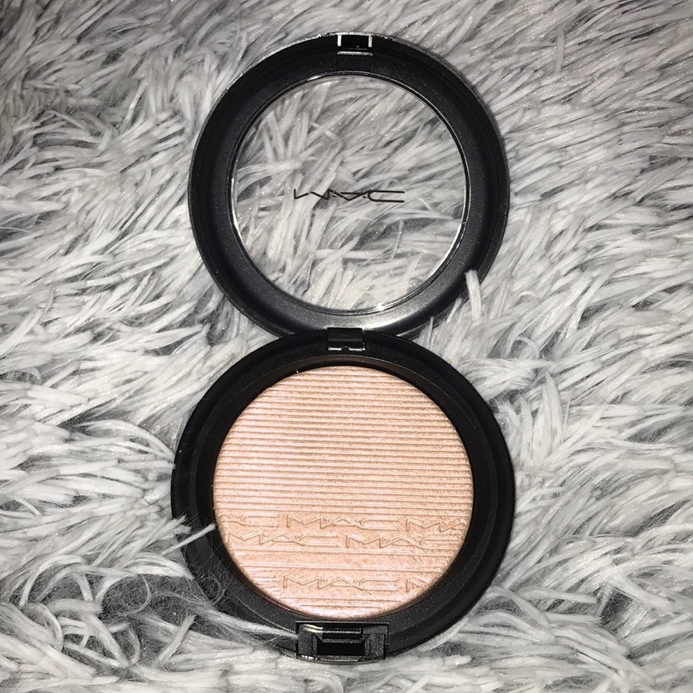 MAC Cosmetics extra dimension skinfinish -show gold - Picture 4 of 8